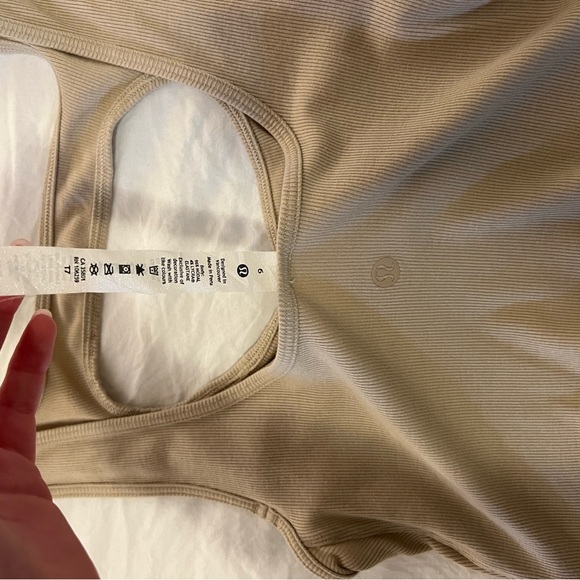 Lulu Lemon Tank - Picture 4 of 4